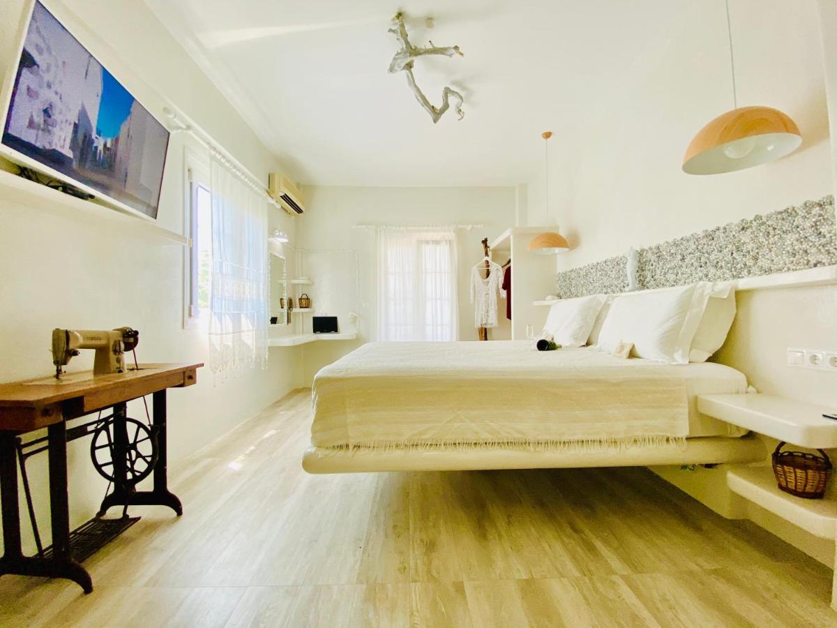 Deluxe Studios & Suites Ageri-Milos Adamantas  Exteriör bild