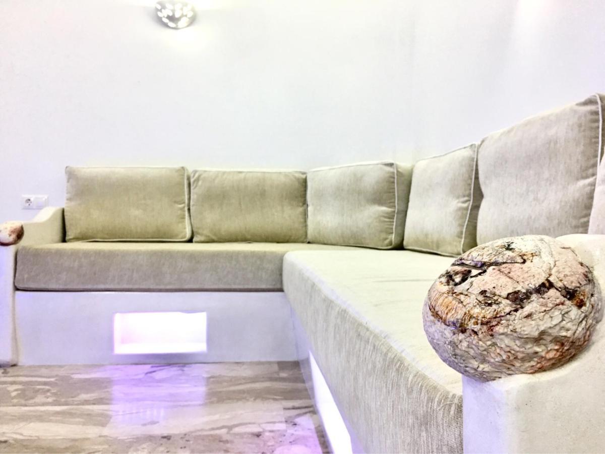 Deluxe Studios & Suites Ageri-Milos Adamantas  Exteriör bild
