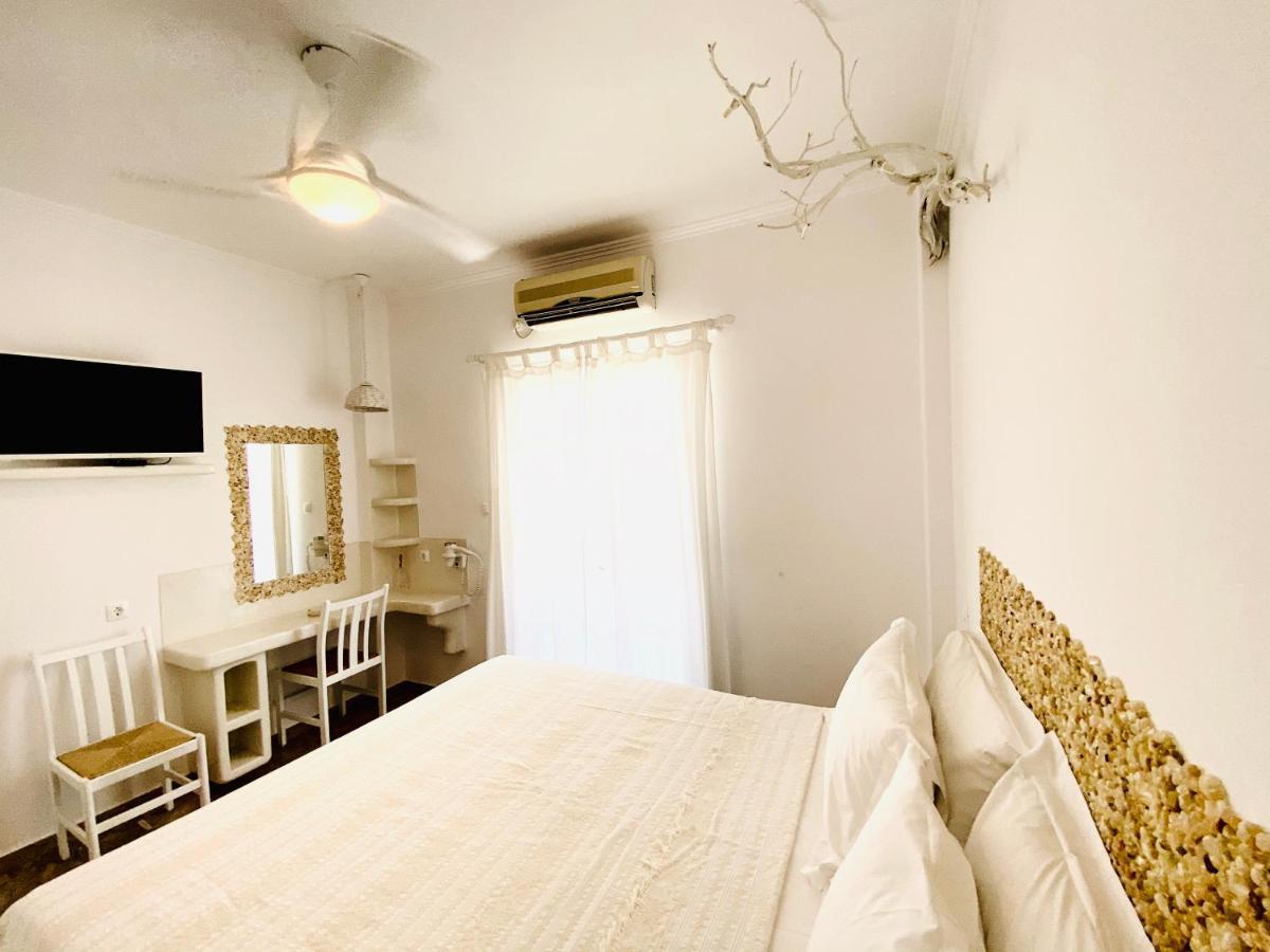 Deluxe Studios & Suites Ageri-Milos Adamantas  Exteriör bild